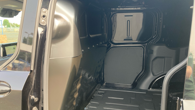 Ford Transit Courier Diesel 1.5 EcoBlue Active Van - Image 18